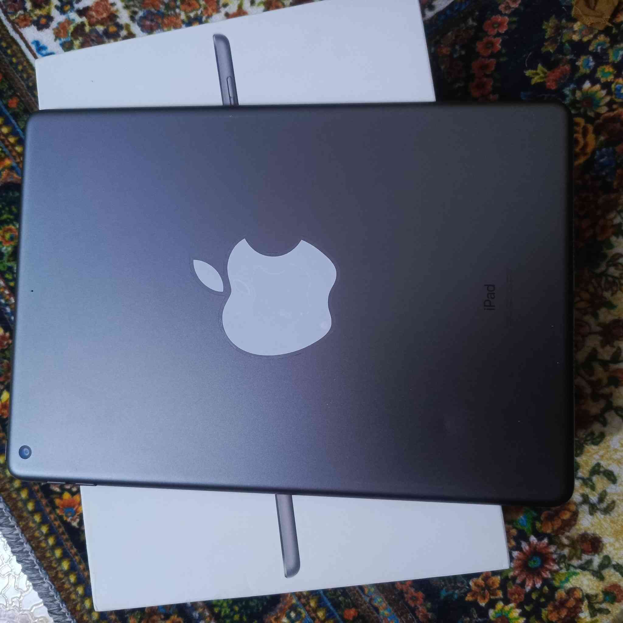 ايباد للبيع. 
iphon(9)
ذاكره 64
البطاريه 100%
مستعمل شهرين فقط مكفول من التصليح  او اي شي نضافته 99%
مع ملحقاته شاحنه وكارتونته اسعر 325 وبي مجال 
للستفسار اتصال ***********
او مراسله اصفحه
