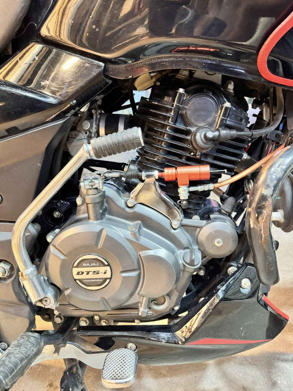 بولسر انيون 2021 بجاج.  للبيع. رقم بغداد ((سعرها 1800 وبيها مجال للشراي
موديل 2021. مكينه 150c دبل ابلك
ماشيه 13الف
مكينه مكفوله برغي مامفتوحه نضافت الكشر 90‎%‎
رقم بغداد تحويل ثاني يوم بسمي الدراجه
دراجه نضيفه ومامتعوبه 
بيه اضافه اكلج عنبار رياضي لاينكطع ولايدوس 
((عنواني بغداد الكريعات ))
   ***********.  واتس موجود
بيها شخوط بلتانكي وشخط بلواقيه الكدام 
من رخصت الادمن
