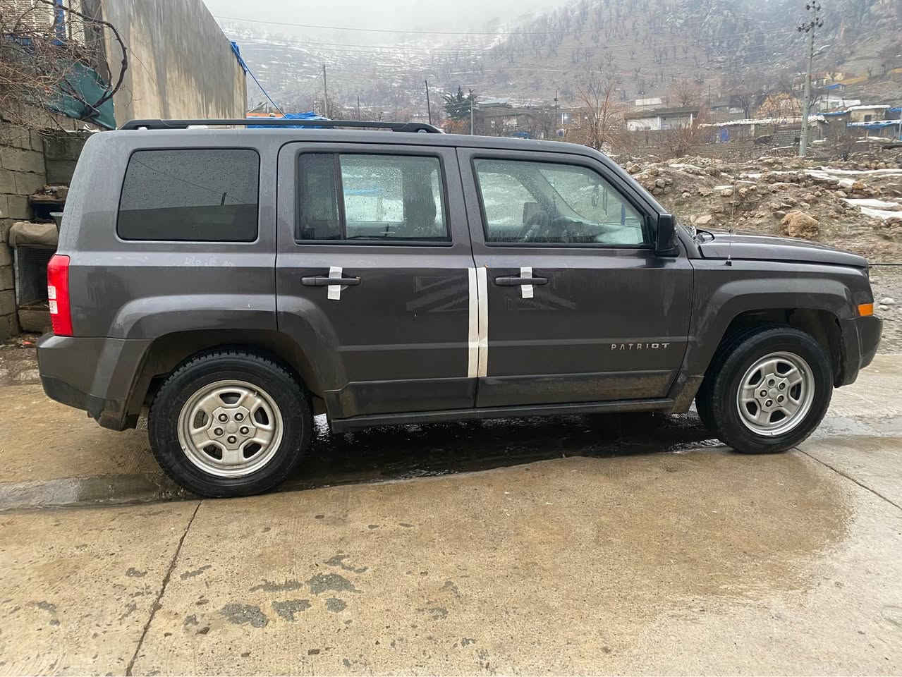 جیب 2017 گئر تۆماتیک بۆیاغ دووپارچەو نیو دوو ساردی بچوکی هەیە بئ ناگرتن بئ بەرباک گئرو مەکینە بەشەرت مەکینە 24 سەنەوی نوئ تا 2030 چوار تایەی نوئ  یەک دینار مەسرەفی نیە تەنها 50هەزار رۆشتوە غازی ئیتالی لەسەرە بەشەرت مالی دۆستە تکایە هەمووشتیکم نوسیوە بۆ پرسیار تەلەفۆن مەکە
ژ م *********** سوران, أربيل
