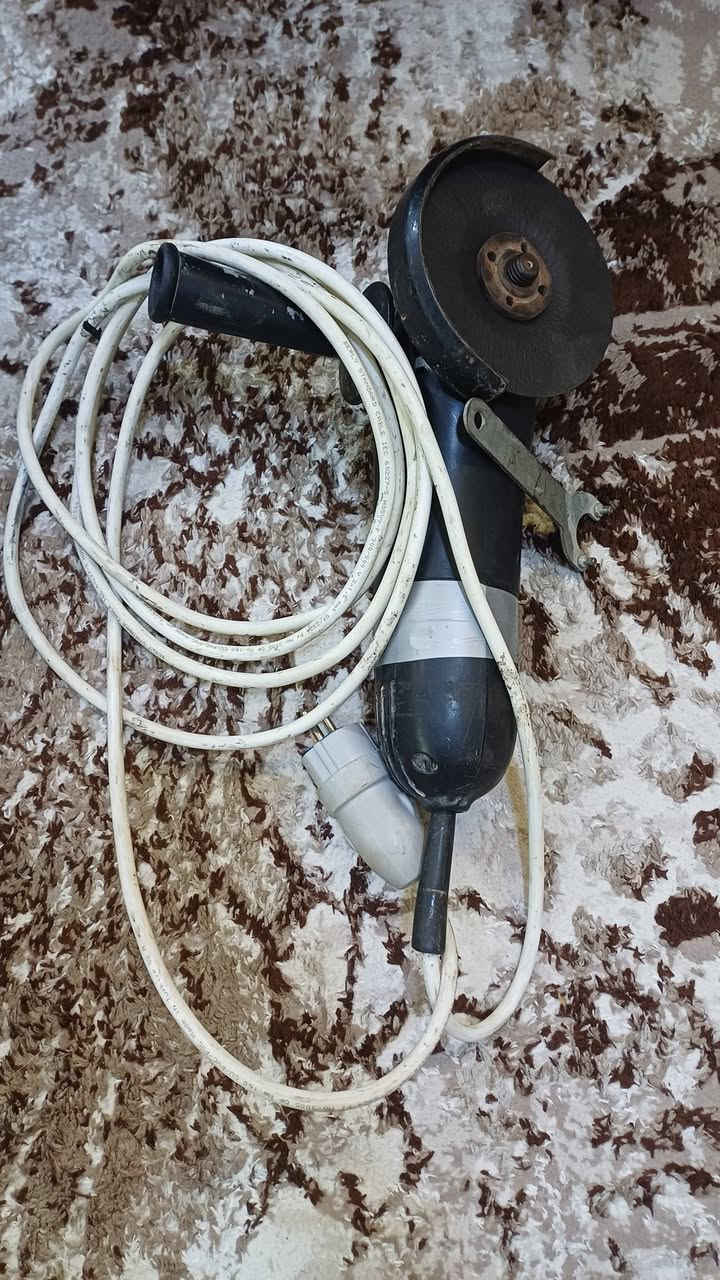 للبيع
كوسرة كبيرة 70
كوسرة صغيرة 25
شرط الشغل والنظافة مع ملحقاتهم وبيهم مجال بسيط
موصل الايسر


**إذا كنت صاحب هذا الإعلان وتريد حذفه لأي سبب، رجاءا أرسل رسالة إلى الدعم الفني**