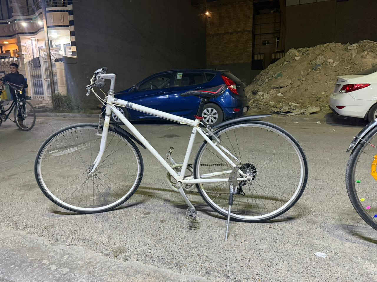 السلام عليكم
شباب باسكلين كلش حلوات ياباني اصلي اي نقص مابيهن بريكات عكرب كله نضيف واحد ابيضّ والثاني زيتوني شذره لون كلش حلو 
اي نقص مابيهن سعر الواحد ب 90 ألف 
مكاني بغداد حي جامعه ***********
