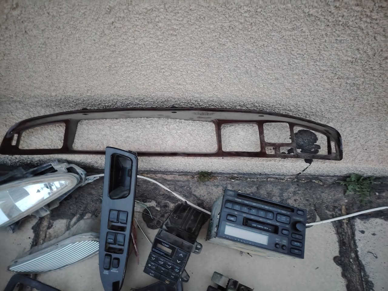 السلام عليكم غراض تيوتا للبيع للستفسار ***********
