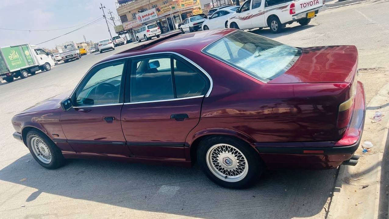 سڵاو برایانbmw525 1992 گێر عادی سڵایت پێش پان سه‌نه‌وی تازه‌یه‌ پیتاقه‌ی بانزینیشی هه‌یه‌ گێرو مه‌كینه‌و ئه‌كسلو ته‌حویلو غه‌رامه‌ی به‌شه‌رت .*********** كركوك, العراق
