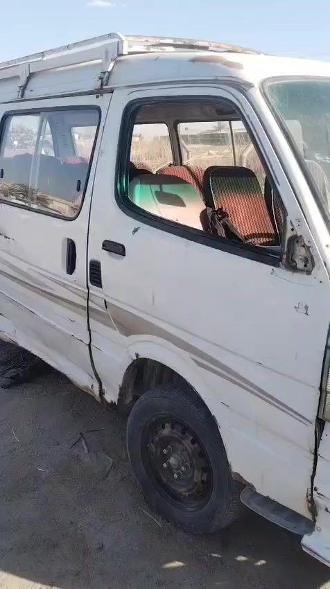 سياره فتون 2009 سياره تسقيط بيها ماكينه ونجي محوره سياره جام كامل صندوقها موجود السياره للبيع تفصيخ بيها ماكينه ونجي الجير انباع ظل منها وهذا رقم التلفون دشبولها موجود الطاين موجوده رقم التليفون ***********
