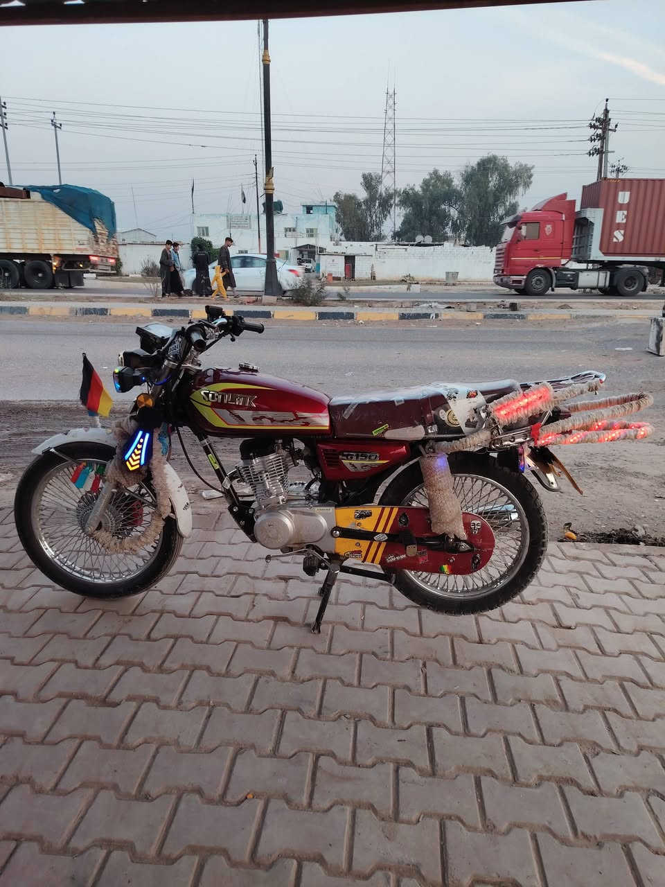 سلام عليكم دراجه تايكر للبيع باب اول 24 دراجه ماتعبانه جانت مضمومه 5شهر مابيهاا اي نقص كهربائات كلهاا شغاله مجمبزه محرك فول صبانه مامدود عليهاا دراجه احلئ من صوره أوراق بيهاا مكاني ديالى ناحية العظيم السعر 675وبي مجال ورجأن مو شراي لا يتعبني ولآ يكسر بحلال غيره سكوك كلشي بي ترا يسمع الكلام محلو شراي يتصل على رقم ***********
