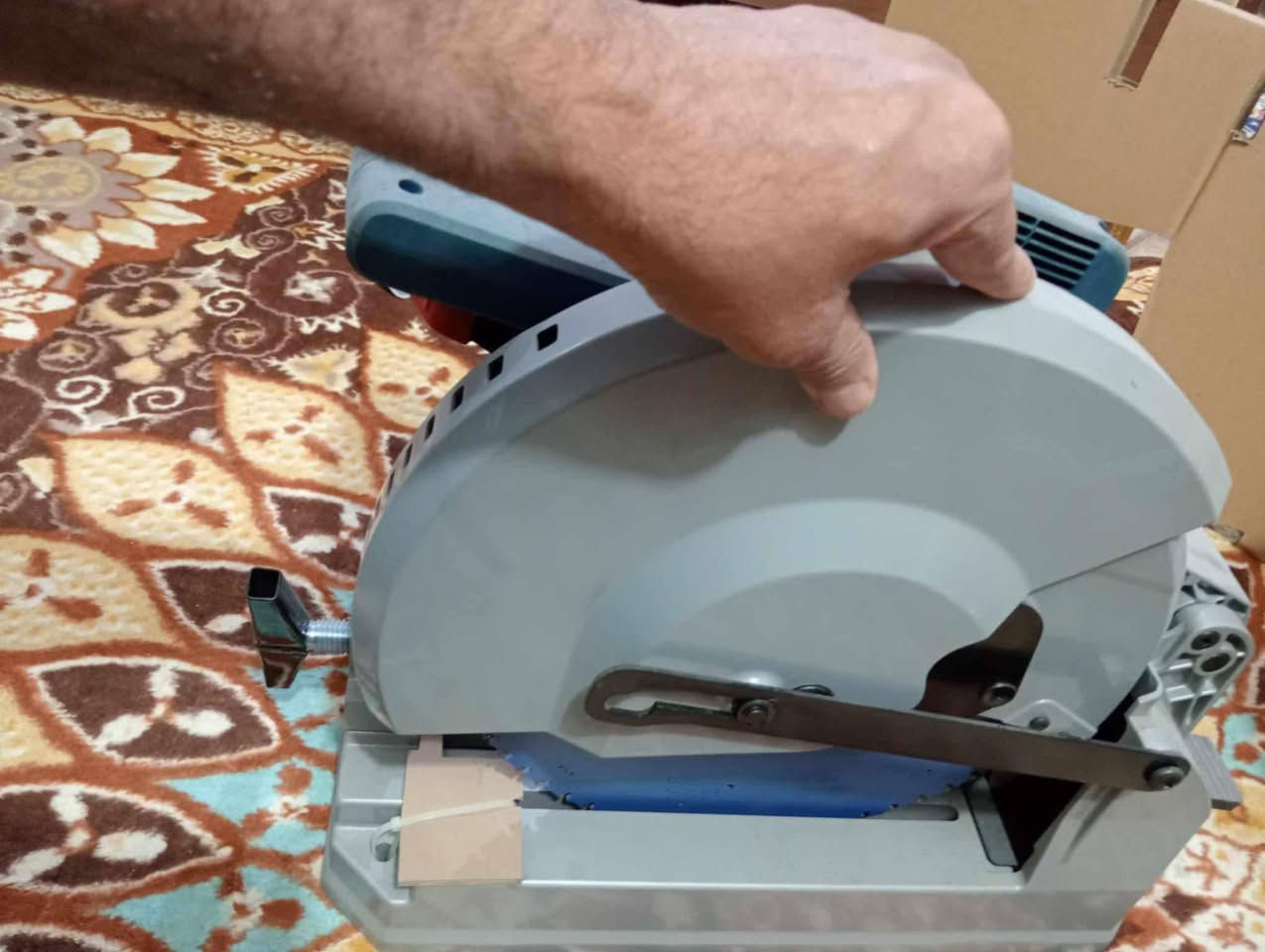 السلام عليكم
عندي كتر  بوش اصلي جديد

السعر 450دولار 

 ***********
