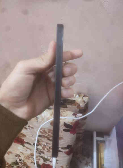 السلام عليكم
موبايل للبيع raelme c51

ذاكرة 128 عشوائية 4+4

بي شروك ب شاشة بس مامئثرة ع لمس يعني ماتحس بشروك 

سعر 80 وبي مجال قليل مكان ناحية الرياض  مستعجل ع بيع 

رقم /***********
