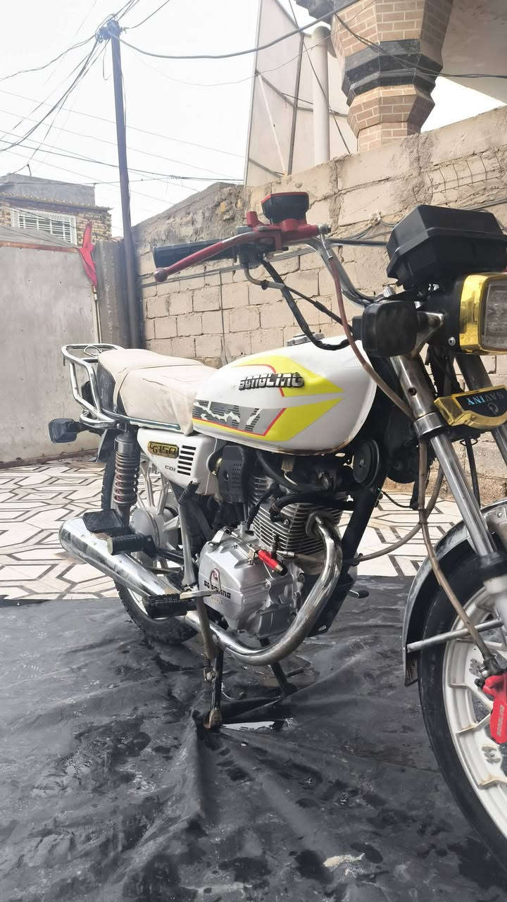 دراجه سيفان سونك موديل 24
محرك 150cc
كهربايات كله شغاله
ويلات عنكبوت جوبلس
5 كير
دشبول الكتروني
محرك برغي ما مفتوح
ضربه خفيفه بل تانكي
اوراق سكنار 
السعر 625 الف بيه مجال للشراي العنوان بابل حله شارع 80 نجف
راقم الهاتف ***********
متواجد على الفيس
