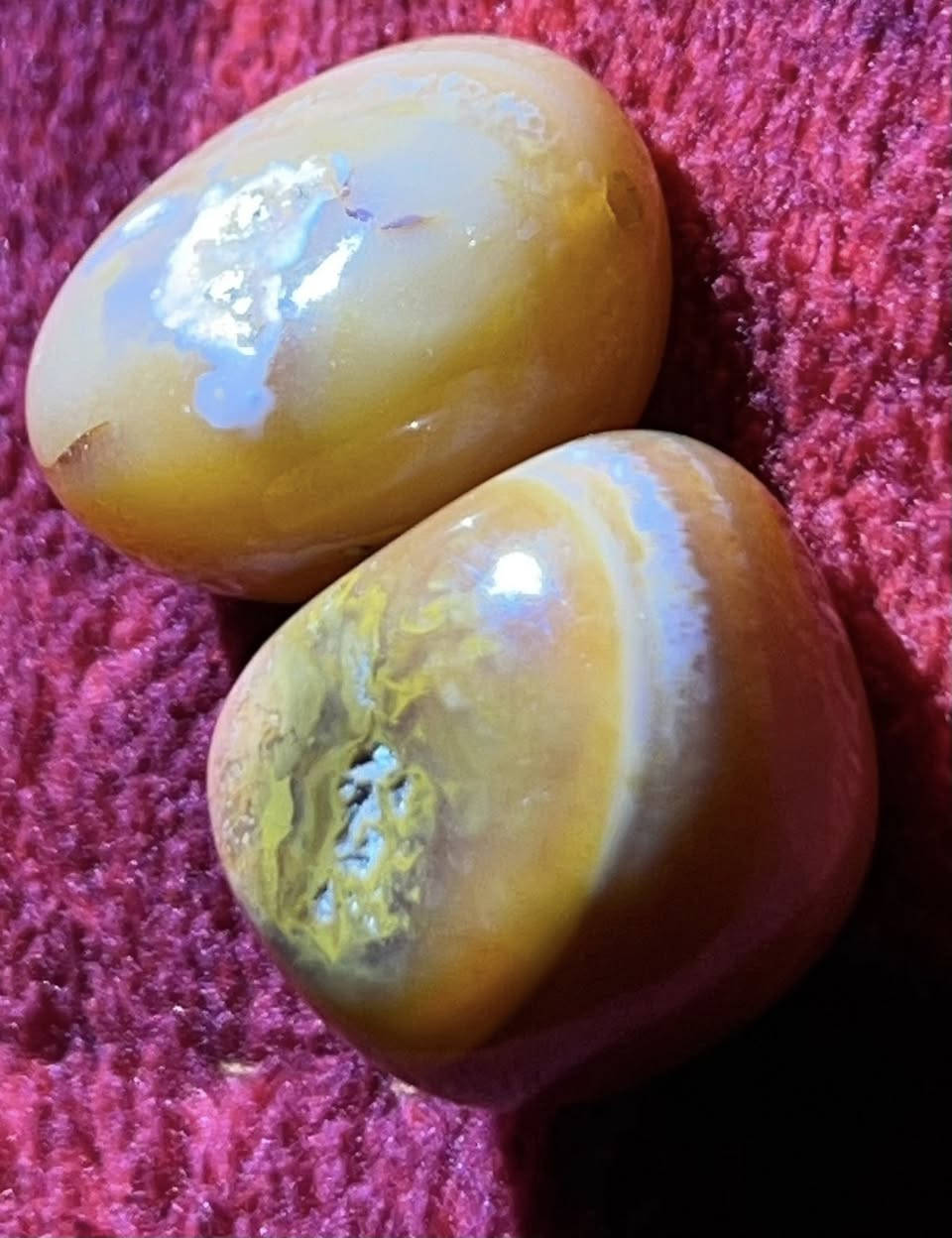 هذني.  الخرزات. لگيتهن.   واريد أبيعهن. للعلم. حجر. قديم.


**إذا كنت صاحب هذا الإعلان وتريد حذفه لأي سبب، رجاءا أرسل رسالة إلى الدعم الفني**