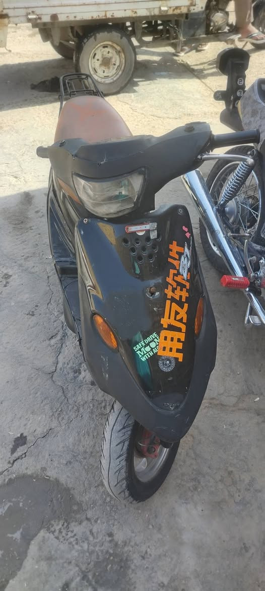 السلام عليكم شباب دراجه بيجي دراجه كلشي شغل شاير بك لايت عالي ناصي كله شغل ما بيه نقص مكينه ناعمه شلعه ومعدل سعره ٣٠٠ بيه مجال حك جيه مكاني ناصريه مركز هذا رقمي *********** شراي يتصل وخادم انه
