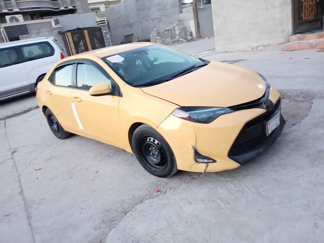 كورلا 2019 رقم بغداد بس بنيد صورت الحادث موجود سونار هم موجود تدفئه تبريد مكينه خير من الله حجر بيئه موجود بدون ايرباك بدون دواخل  منضومه غاز المكان اديالى ***********
