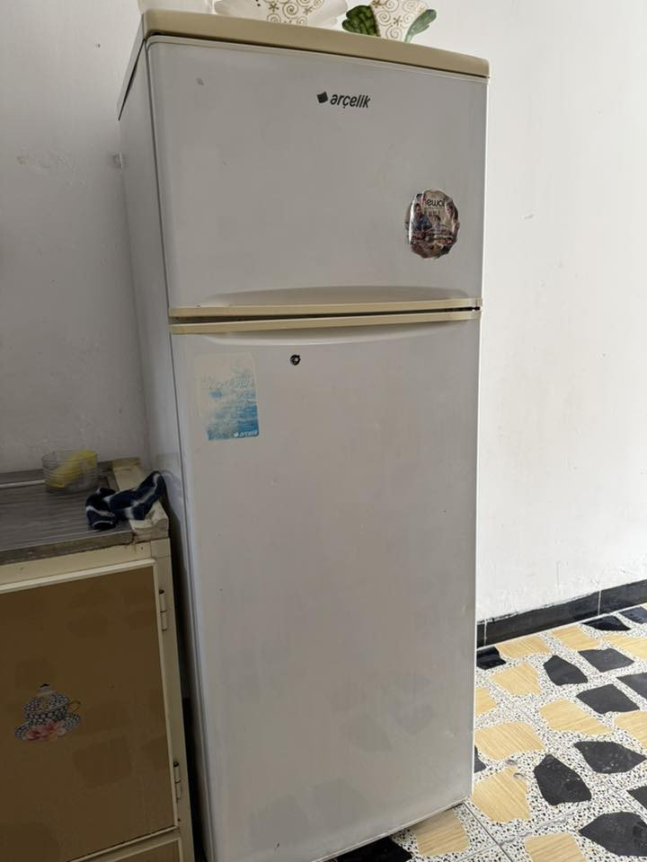 غرفة نوم تركي ٧قطع للبيع سعرها به٥٠٠ الف كنفيره٨٠الف ثلاجة ارجلك ١٢قدم ١٤٠الف مايكروف١٥الف 
***********
