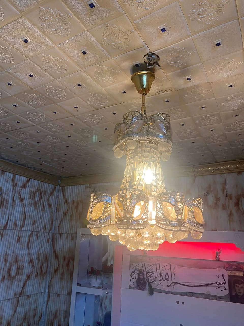 ثلاجة 250
ثريات ٧٥
معرض بلازما ٧٥
كنتور ٥ ابواب  ١٠٠
مكان الشرطة الخامسه 
***********
