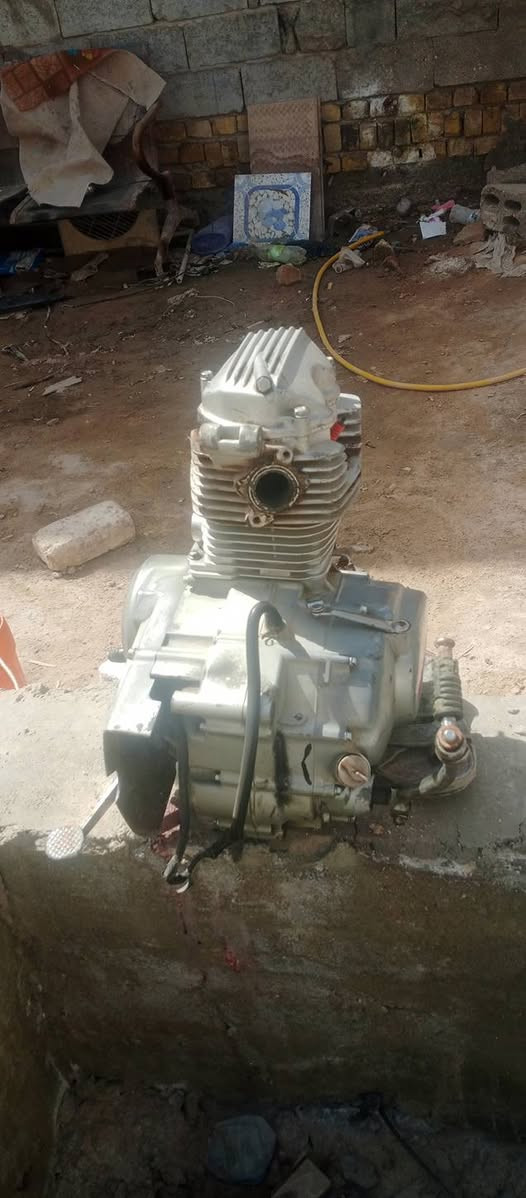 مكينه للبيع 2015 ما بيها شيء فهد لاطشه كروم حديد***********
