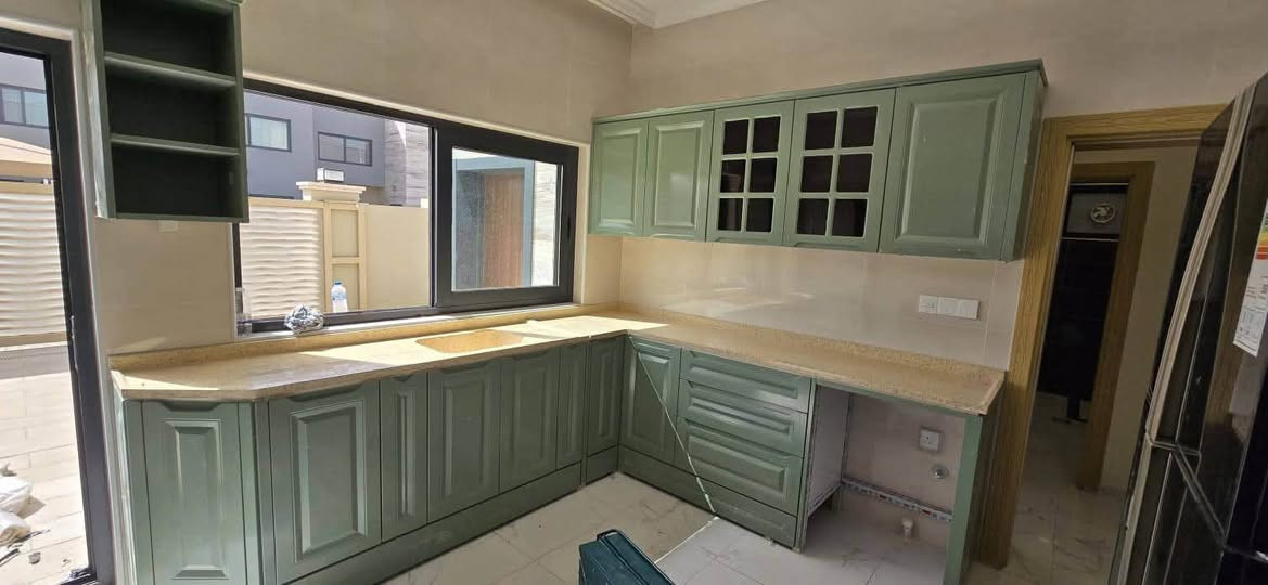 ✨ مطابخ كاونترات  تفصال حسب الطلب ✨

✅ هيكل ألمنيوم تركي قوي ومتين
✅ أبواب خشب GDF
✅ بليت سماكة 1 ملم
✅ ظهر الكاونتر بليت 0.5 ملم
✅ حشوة داخلية خشب
✅ سطح كوارتز أصلي طبيعي بجودة عالية

💰 السعر: المتر الطولي 550 ألف دينار فقط

📍 التنفيذ بدقة وضمان 10 سنوات
داخل بغداد فقط يشمل الشد والنقل مجانا 

فقط اخذ القياسات يكلف 25 الف اجور المهندس الدفع اجباري  قبل التفصال


**إذا كنت صاحب هذا الإعلان وتريد حذفه لأي سبب، رجاءا أرسل رسالة إلى الدعم الفني**