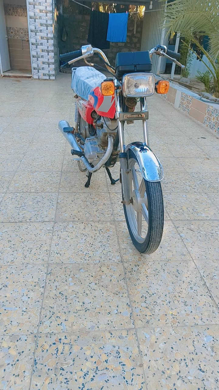 السلام عليكم شباب دراجه ايراني ٤ كير خير من الله  اوراق اسعر 700 وبيه مجال بصيط مكاني ميسان قضاءالكحلاء
***********
