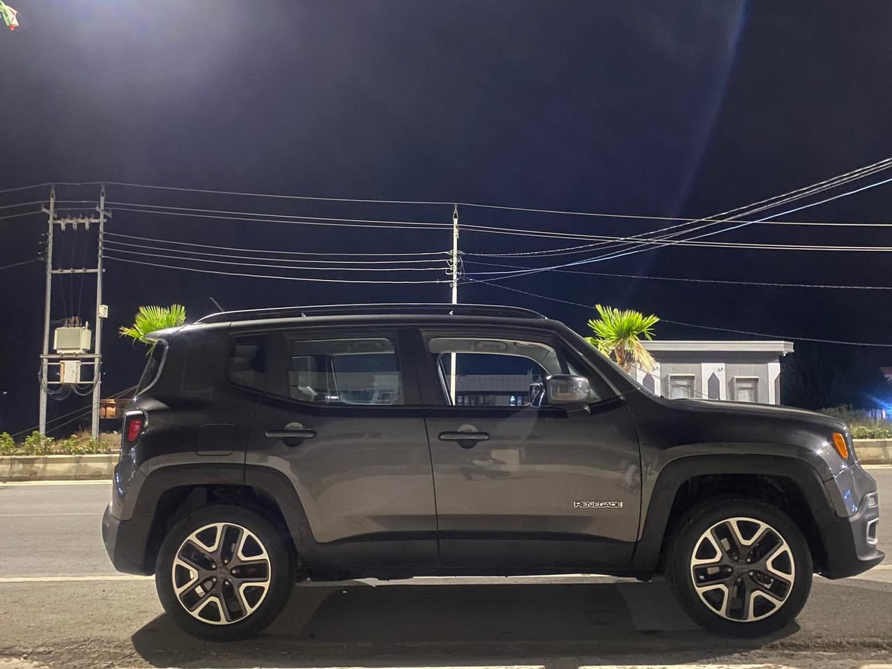 جێپ ڕینگەید ٢٠١٧
کامل مواسەفات وە دەبل ئەکسل ٢.٤
کوشن و سوکان هیتەر،بەسمەیە
گێڕ و مەکینە بە شەرت
سەناویش ٢٠٢٩،غەڕامەی لەسەر نییە و بەناوی خۆمە
دوو پارچە بۆیاغە،بۆنیت و چاملاغێک
90کم ڕۆشتووە
نرخ 114 گەڵا
شوێن: ئیدارەی سەربەخۆی سۆران
 ژمارەی تەلەفۆن
***********
