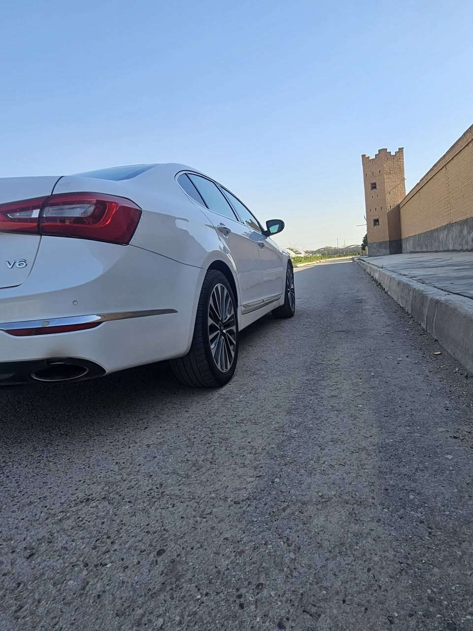 السلام عليكم كيا كادنزا خليجي 2014  مكينه 6 سلندر Vip سياره  كفاله عامه من صبغ وتبديل وضربه جاهزه من مكينه وكير وحداديه وتخم تاير تبريد جسمه لخارجي صافي لا زلغ لارصعه موصفات
فتحتين 
بنورما 
قطعتين تبريد 
مري شفط 
لدات داخليه 
ستيرن كهربائي 
برده عدد٣ سلايت بلادي 
حساسات خلفيه 
حساسات اماميه 
كشن كهربائي 
تدفئه تبريد بل كشنات 
اشاره ترحيب 
اشاير بل مري 
كشنات جلد
سايد بريك بصمه
سنويه جديده 
هزه جديده
رقم جديد  
تحويل وكاله 
السعر 140 وبيه مجال 
 
لاتصال ***********
***********
