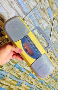 راديو كاسيت سوني • ٤موجات • كهرباء وبطاريات