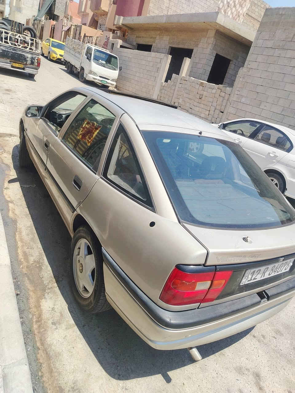 اوبل فكتره للبيع موديل ١٩٩٣ حجم ١٨ محرك گير شرط
قطره خيسان مابيها 
 دواير ودوسات صبغ بس السياره نضيفه حيل اني الشرعي
باقي التفاصيل عل واتساب ***********
