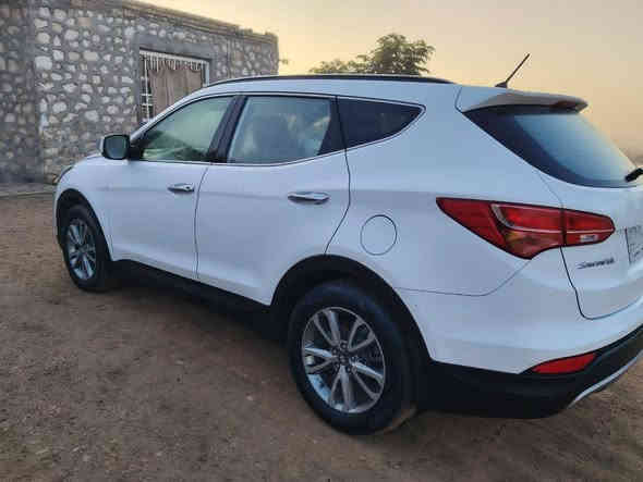 للبيع سياره سنتافي موديل 2014 خليجي 

رقم بغداد سنويه مجدده

المواصفات /

محرك 6 سلندر 

سبعه راكب 

ثلث قطع تبريد 

اشاير بالمري 

ماشيه 136 

سياره جديده تخم تاير حداديه سدر جدد 

محرك وكير مكفولات شرط 

السعر 165 

المكان ديوانيه الحمزه الشرقي 

الاتصال ***********
