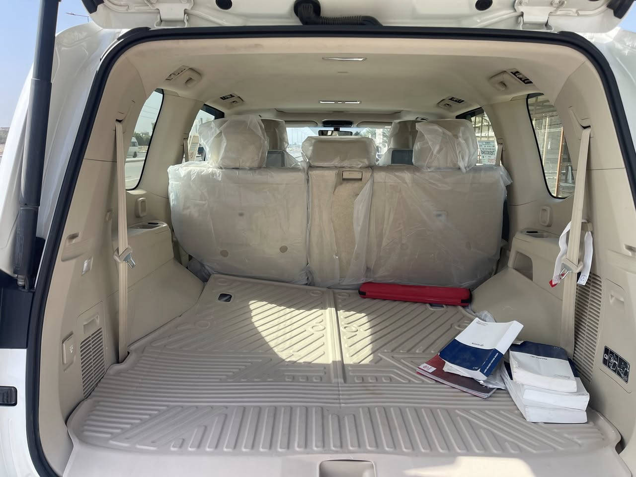 لاندكروز مديل 24
كامله مكمله فول 
ساز السياره
رقم بغداد مميز
ام الضمان 
سعره 68 وبيه مجال
رقمي ***********
