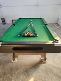 ميز بليارد • وسط • سعر مناسب