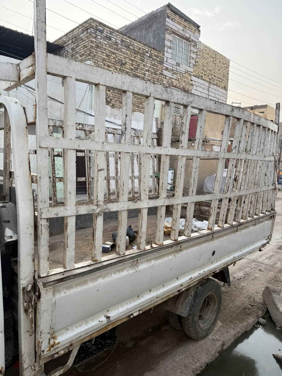 السلام عليكم مكلف بلنشر الشراي يتصل
سياره فونتيره موديل 1997رقم بغداد بااسم ابن عمي اني ويا بنفس المنطقه رقم شاصي موجود كهربائيات كلها شغاله محرك جيد سياره عوزها ترتيب
السعر 37وبي مجال قليل
المكان حله مركز المدينه
***********
