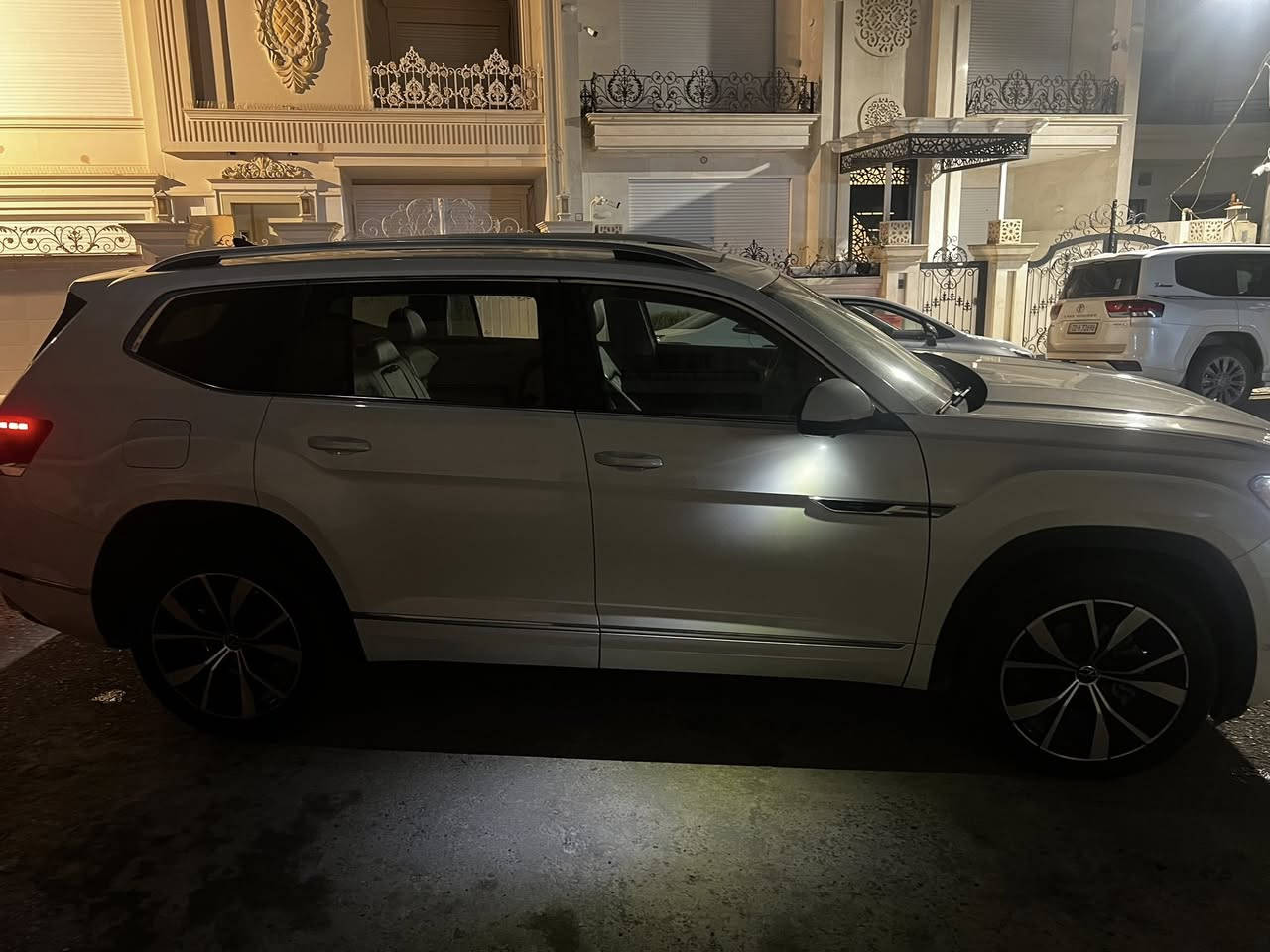 Volkswagen Atlas sel rline premium(2024) family

‎عداد المسافة :24 الف مایل 
ضرر :نص بونت صبخ بدون دواخل  

‎ ارباکات سلیم✅

‎رادیترات و بجم کلة بلادي

 1V2FR2CA9RC511362

‎اعلی المواصفات.1/1 

‎سقف بانوراما

‎بصمة تشغيل
داتاشو
‎بصمة أبواب

‎تشغيل عن بعد (Remote Start)

‎صندوق شفط كهربائي

‎رادار أمامي (تحديد مسار)

‎رادار جانبي (نقاط عمياء)

‎رادار خلفي (تحذير من الاصطدام)

‎تحكم وضعيات القيادة Drive Modes 

‎تبريد مركزي لمس

‎كشنات ميموري

‎كشنات جلد+تدفئة

‎هاند بريك بصمة

Android Auto 

Apple Car Play 

‎مانع انزلاق+ABS

‎شاشة كبيرة لمس

‎٣٦٠دەرەجە حساسات + كاميرا 

‎تحكمات استيرن

‎اوتو ستارت Auto start 

‎اوتو ستوب Auto Stop 

‎وبقية المواصفات المعروفة

‎‏‎ 

‎‏‎ مکان سیارة اربیل 
(البیع او مراوس)
$‎سعر٣٦٥
‎رقم:***********
