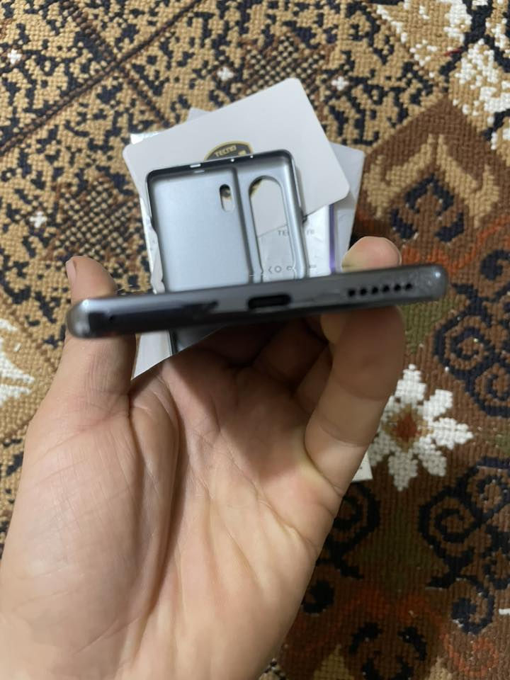 السلام عليكم جهاز تكنو كامون 40 برو G5 ذاكره 256 جهاز كلشي مابي مستخدم شهر واحد غراضه كامله فقط شاحنه ماكو ضمان موجود بعد سنه يله يخلص ضمان سعره 280 الف مكان بغداد مدينة الصدر لا يوجد توصيل


**إذا كنت صاحب هذا الإعلان وتريد حذفه لأي سبب، رجاءا أرسل رسالة إلى الدعم الفني**