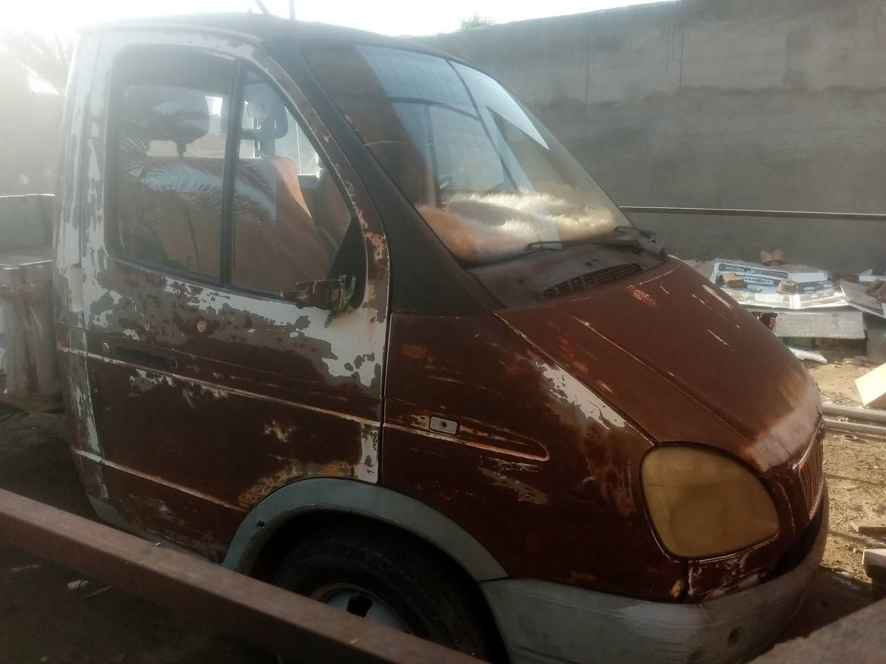 السلام عليكم سيارة روسية مكينة كير اكسل تخم تاير مكينة بلادية بيهة خيط بخار رقم بغداد سنوية مار عليهة سنة              العنوان واسط قضاء الموفقية حي الامام علي قرب حسينية البدري  للاستفسار ***********/***********
