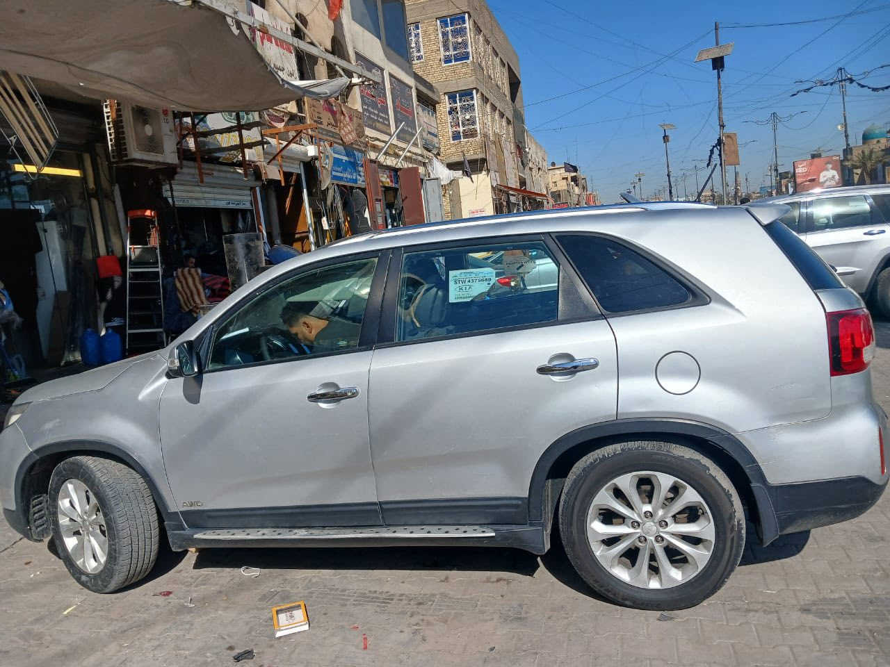 السلام عليكم للبيع كياسورنتو موديل 14 واردامريكي محرك 6 سلندرفول مواصفات واحدعلى  واحدلمتت  رقم كربلاءانكليزي باسمي السياره بيها أربع قطع ونص صبغ بدون حادث بدون دواخل كيرمحرك حداديه تبريدتخم تاير السياره جاهزه من كلشي مال جناي السعر 140 وبيها مجال مكاني بغداد رقم الهاتف ***********
