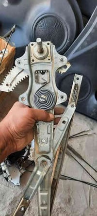 مكاين جوبي • بطاين نيسان فيرسا • اقفال سيارات