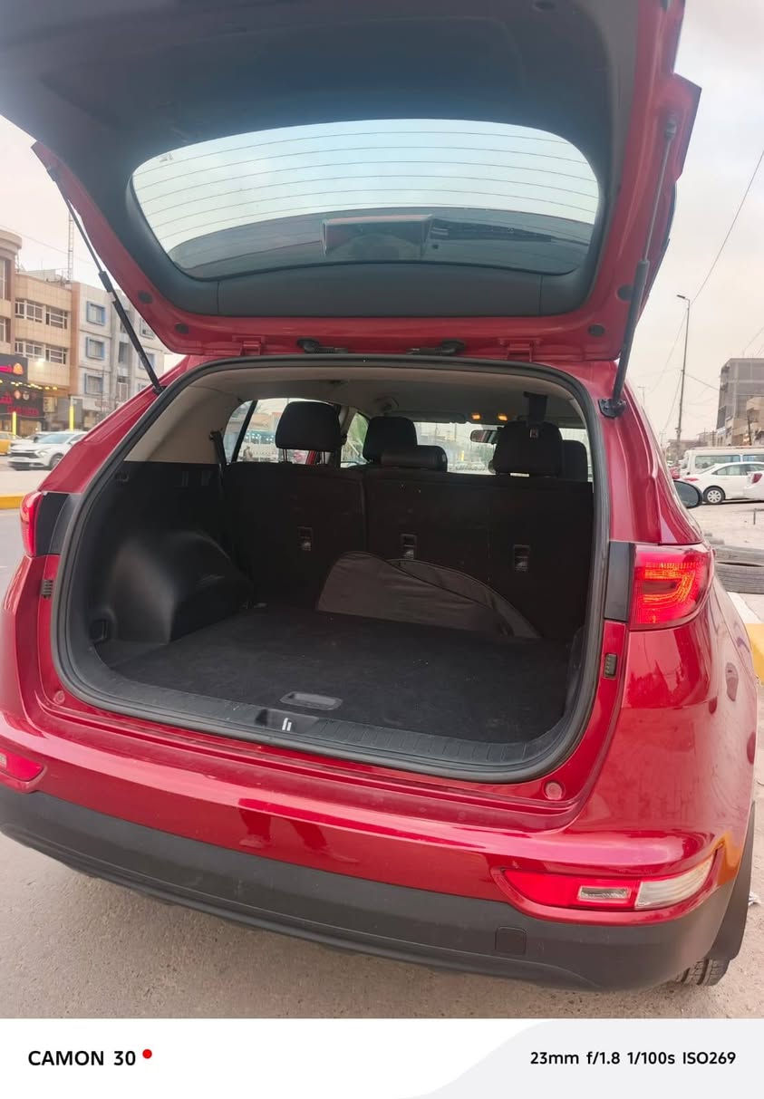 سلام عليكم ورحمت الله وبركاته اخوتي سيارة سبورتج جديده مناقصها شي سويج نص فول تايران جدد تبريد كير ومكينه بحاله جيدة السياره ستعمال واحد عليد وحده سونارها كدامك رقم نكليزي توها مهزوزه بوجهك حول السعر 150 وبيها مجال بصيط لطيبين *********** اتصل بيك خير ودلل او مراوس بسياره ناصيه حسب قناعتي اني اراوس

