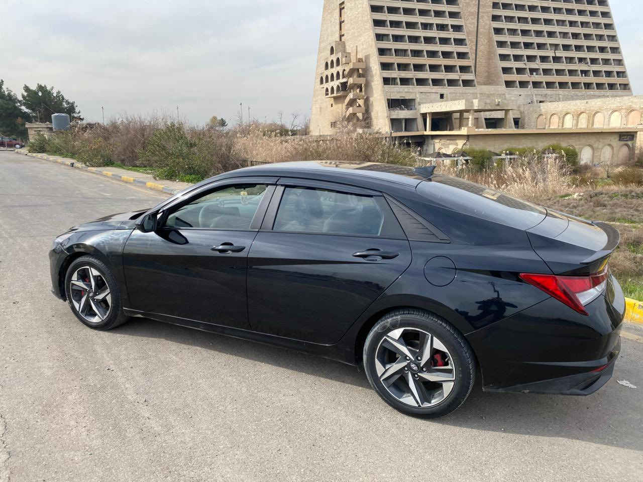 السلام عليكم  الانتره ٢٠٢١فول عده فتحه تشغيل عن بعد .كشتات كهرب حريايه .محرك كير مكفلوين .دخول ذكي .اشارت ترحيب .حساسات و ردارات .نقطه عمياء. كأمره شاشة دجطل  شاشة كامله بيه ٣اضمه قياده سبور و عادي و اقتصادي 
السياره حيل نضيفه و سعرها مناسب جداً 

السعر ١٣٥$و بيها مجال بسيط جدا 

الرقم
***********
