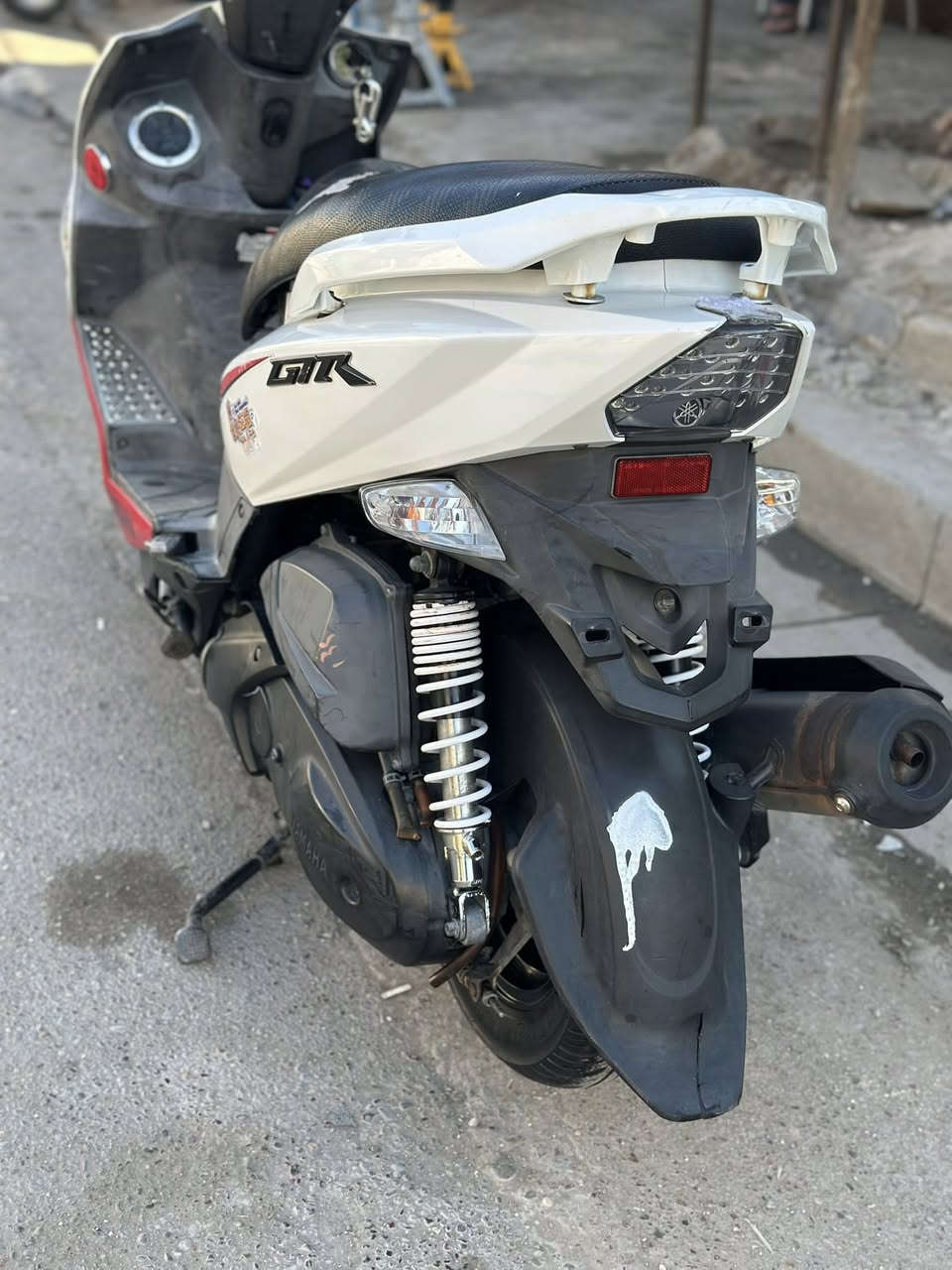 السلام عليكم دراجه جيتي آر  دراجه جديده رمبه   صار ١٣ يم من خذته. رقم ***********
