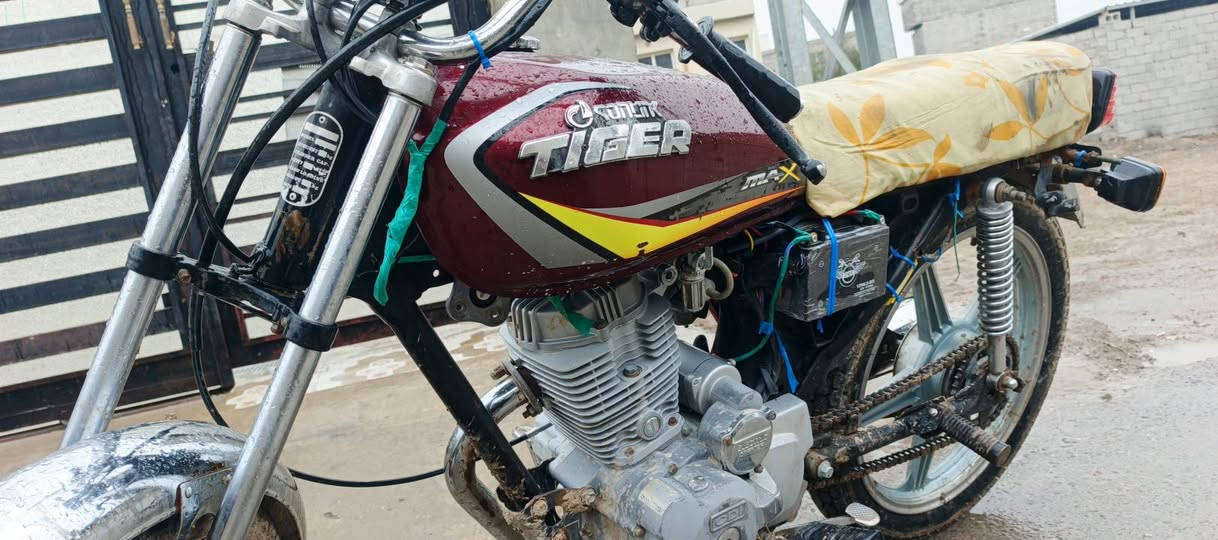 دراجة للبيع نضيفه فول هندر واحد محرك مكفول شرط الفحص السعر 250 المكان ديالى بهرز ***********
