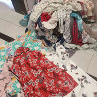 تراك وشلحة وبجامة ١٤١ قطعة والله يجازيكم بالخير 07711340010