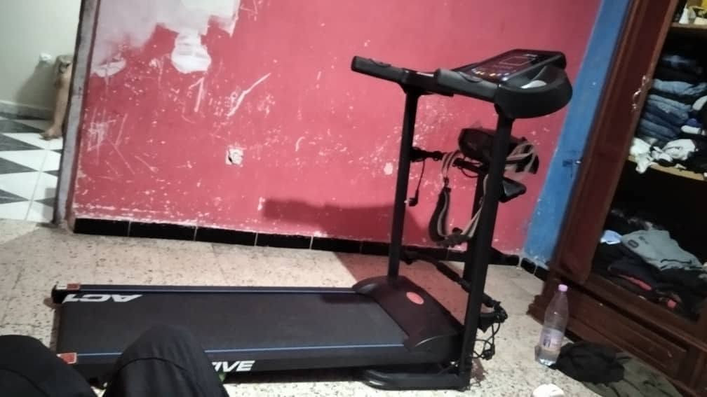 طابي سبور في حالة جيدة خادم اقل من شهرين السعر  65000 ثابت
0550 24 92 42


**إذا كنت صاحب هذا الإعلان وتريد حذفه لأي سبب، رجاءا أرسل رسالة إلى الدعم الفني**