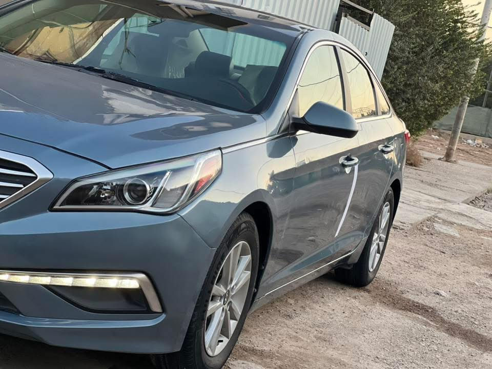 سوناتا ٢٠١٥ وارد امريكي
لون فيروزي 
رقم بغداد الماني سنوية لل٢٧ شرط التحويل

محرك ٢٤٠٠ c1 قوي واقصادي 
مكينة وكير نعمة من الله ناعمة وحلوة شرط الفحص 
صدر كهربائيات كله جاهز 

مواصفات عادية SE
ثلاث وضعيات قيادة 
تحكمات 
كروز سرعة
شاشة وكامرا 
بلوجكتر لد 
ويل ١٦ 
مضللة بنسة ٢٠ ٪؜ يسمح بيهة بلمرور 
داخل بيجي وكشنات مخمل 

حادث جانبي ماواصل لا شاصي ولاكهربائيات
صور الحادث والسونار موضحة بلصور
السيارة بدون ايرباك 
ترايك وين متريد سيارة شبه جاهزة نسبة ٩٥ ٪؜

ماشيه ١٨١ على ايد وحدة صارله ١٠ سنوات 

السعر ١١٥ وبيهة مجال 
مكاني بغداد الدورة الصحة 
***********
