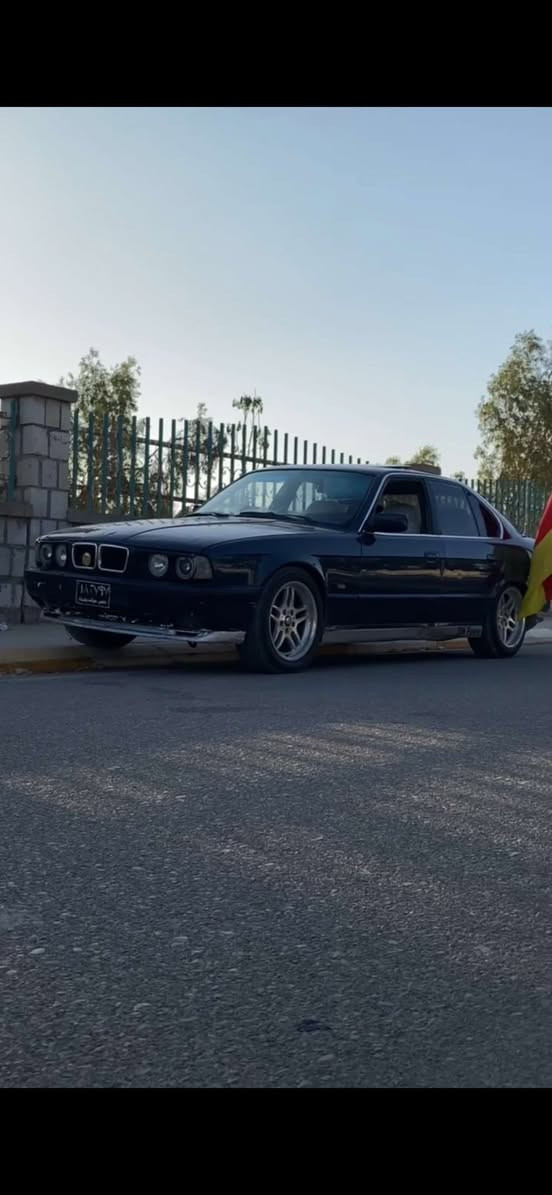 بۆ سعر تلفۆن کە جوابی کۆمێنت و نامە نایەمەوە
Bmw
مۆدێل1992
مەکینەی 525سەقەر 
دوو حەفتەیە خراوەتەسەری
گێر و مەکینەی بەشەرت گێر ئۆتۆماتیکە
فوول فولە تەنها دوو جام کارەبایە
4تایە و ویلیM لەسەرە
دەعامی دواو و بەردەمM
ئارمی هەولێرە ئارمەکەی وون بووە ئیستساخی هەیە
بەشەرتی ئەوەی مالی کەس نەبێت
سەیارەکە بێ کێشەیە
ناونیشان کەلار 
***********
