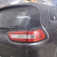 السياره جيب بزون لون فيلي اربع سلندر موديل ٢٠١٦   المحرك والكير ضمان و...