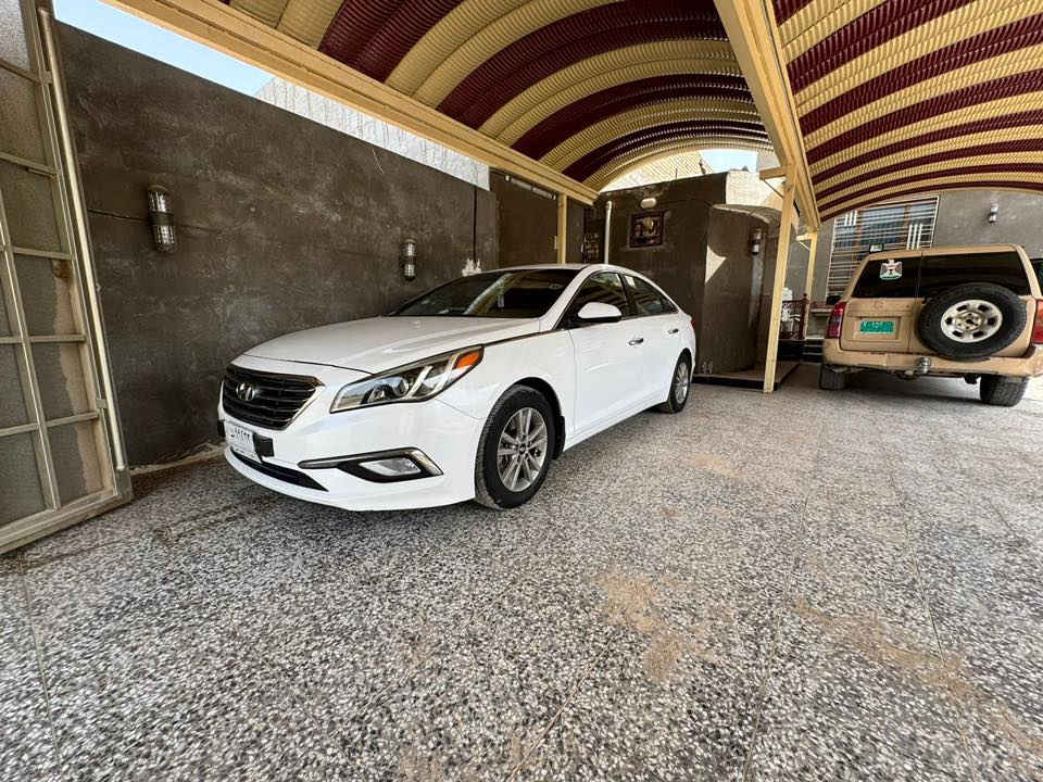 سلام عليكم
سوناتا 2015 

وارد امريكي حادث جاملغ وبنيد وبالعراق صار بيها صفحة صبغ رش بدون ضربة وبدون معجون 

رقم بغداد باسمي 

بدون تكشير السيارة 

مواصفات عادية 

تحكم ستيرن وكامرة خلفية ومانع انزلاق 

ماشية 150الف ميل 

مكينة وكير نضيفات جدا 

تخم تاير وحدادية وبولش وحمام مسويلها ادامة كاملة 

السعر ب115 وبيها مجال للشراي 

مكان السيارة بابل المركز 

للاتصال *********** 

اعتذر عن المراوس بيع فقط
