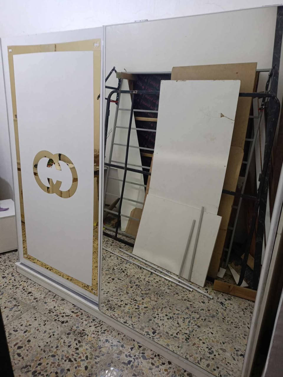 غرفة تركي 🇹🇷 مستخدام 5قطع  ✨✨
نضافه 90 💯
نظام سلايت 💖
السعر 425💖💸
مع شد🪛 ونقل 🚚  مجاني  داخل بغداد  محافظات بكروه


**إذا كنت صاحب هذا الإعلان وتريد حذفه لأي سبب، رجاءا أرسل رسالة إلى الدعم الفني**