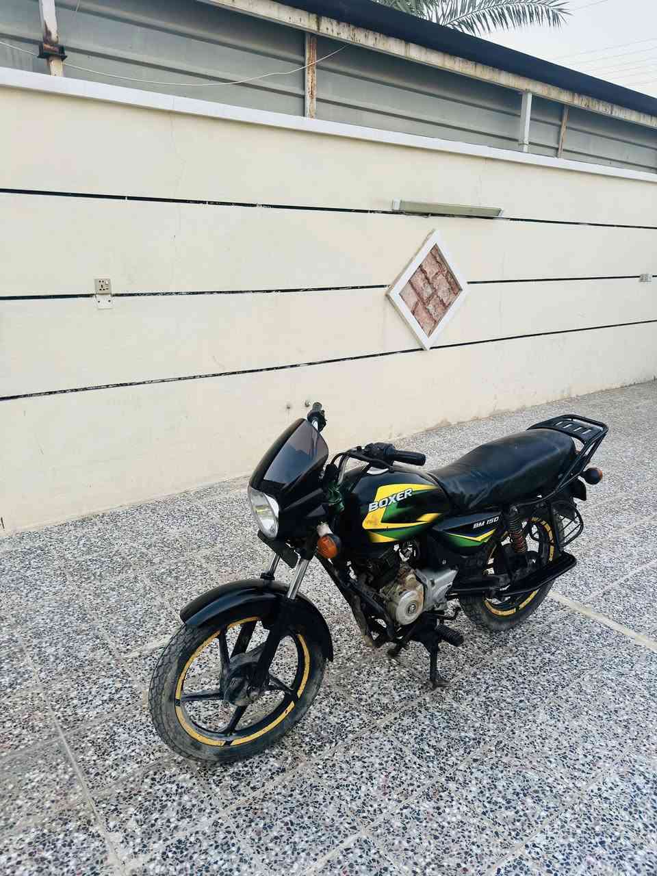 سلام عليكم 
بوكسر.        2022
للبيع.       سعره 
600 الف وبيه مجال 
***********
