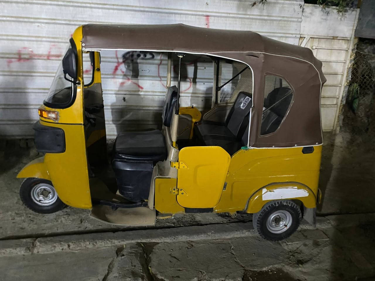 السلام عليكم تك تك 2021 محرك لاتبخير ولاتنقيص كشر نضيف محرك ناعم المكان بغداد الجديدة السعر ٧٤٠٠ رقم الهاتف ***********
