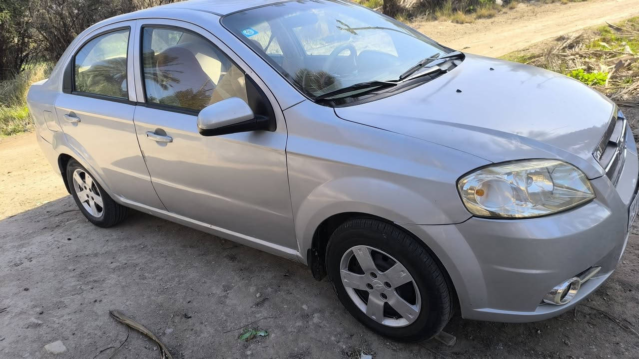 افيو 2009 خليجي 
كير ومحرك تبريد صدر تايرات كله مضبوط سياره جاهزه ونظيفه مال جناي ، صبغ حزام اثر جراد وشخوط ، رقم بغداد الجديد تتحول بأي محافظة ، محرك 1600 مسكر ، المكان بابل  ، السعر 57
***********
