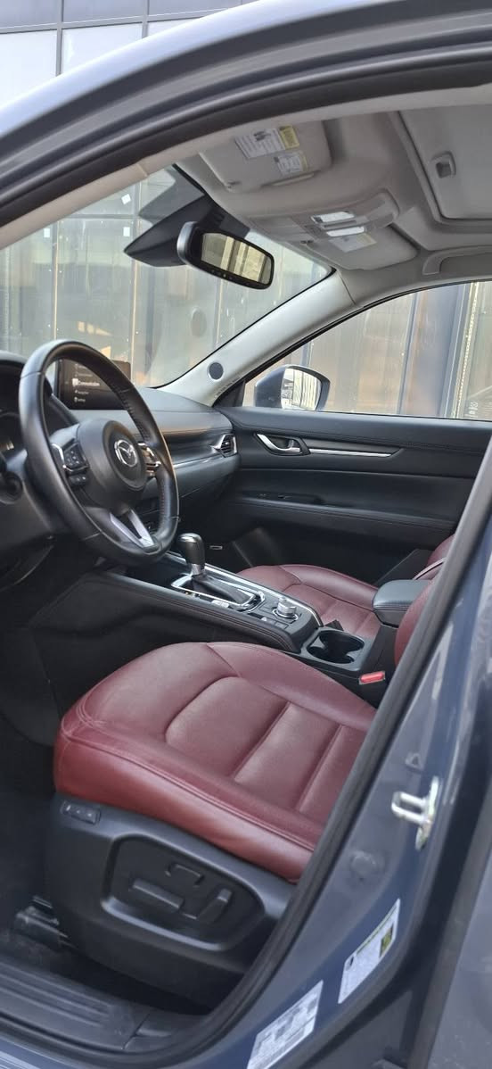 Mazda cx5 2024
فول مواسەفات 
دووپارچەو پەلەیەکی بۆیاخە بۆنیت و چەمەلەخ پەلەیەک سنوقەکەشی
کەمێک ناوگرتنی هەیە
بۆ زانیاری زیاتر پەیوەندی بکەن
*********** السليمانية, العراق
