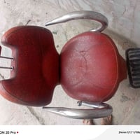 كرسي حلاقه نضيف للبيع مكاني بغداد جسرديالى الكرغوليه 07817940098