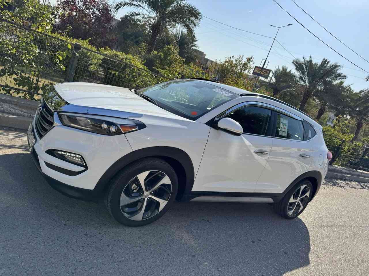 سلام عليكم توسان موديل 2017 امريكي فول واحد عل واحد تيربو اعله فه حادث فقط باب خلفي جهت الصدر وباب صدر الحافه مالته فقط بدون دواخل سياره جديده شمتصور رقم سليمانيه جديد رايد تحويل او وكاله تمر  سعر 155 مجال كلش بصيط مامتواجد عل فيس رقم الهاتف ***********
